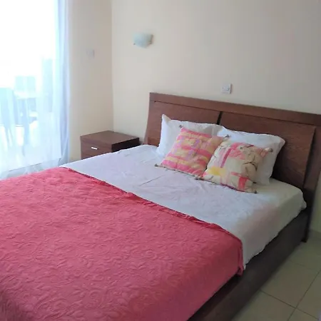 T&e Apartment *